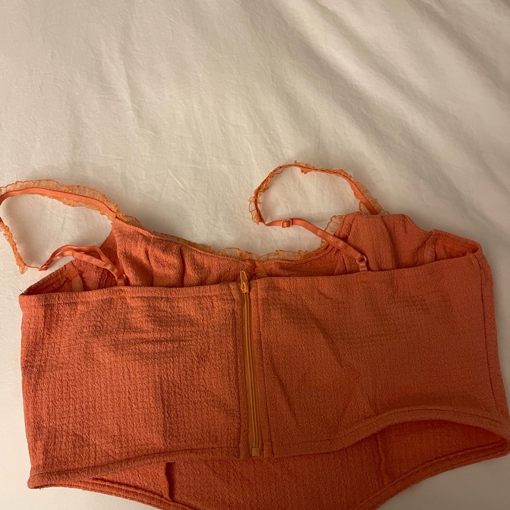 Orange tank - Picture 3 of 3